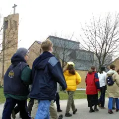 Czy rekolekcje są obowiązkowe? Poznaj swoje prawa i zasady udziału