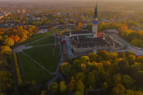 Sanktuarium Jasna Góra: Historia, znaczenie kultu i pielgrzymki