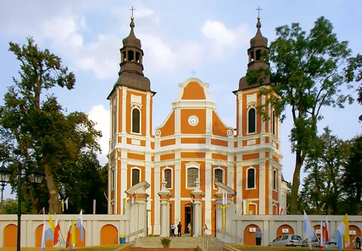 Sanktuarium Lubasz - niezwykłe miejsce kultu Królowej Rodzin w Wielkopolsce