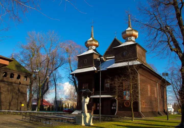 Sanktuarium Tomaszów Lubelski: fascynująca historia i architektura miejscowości