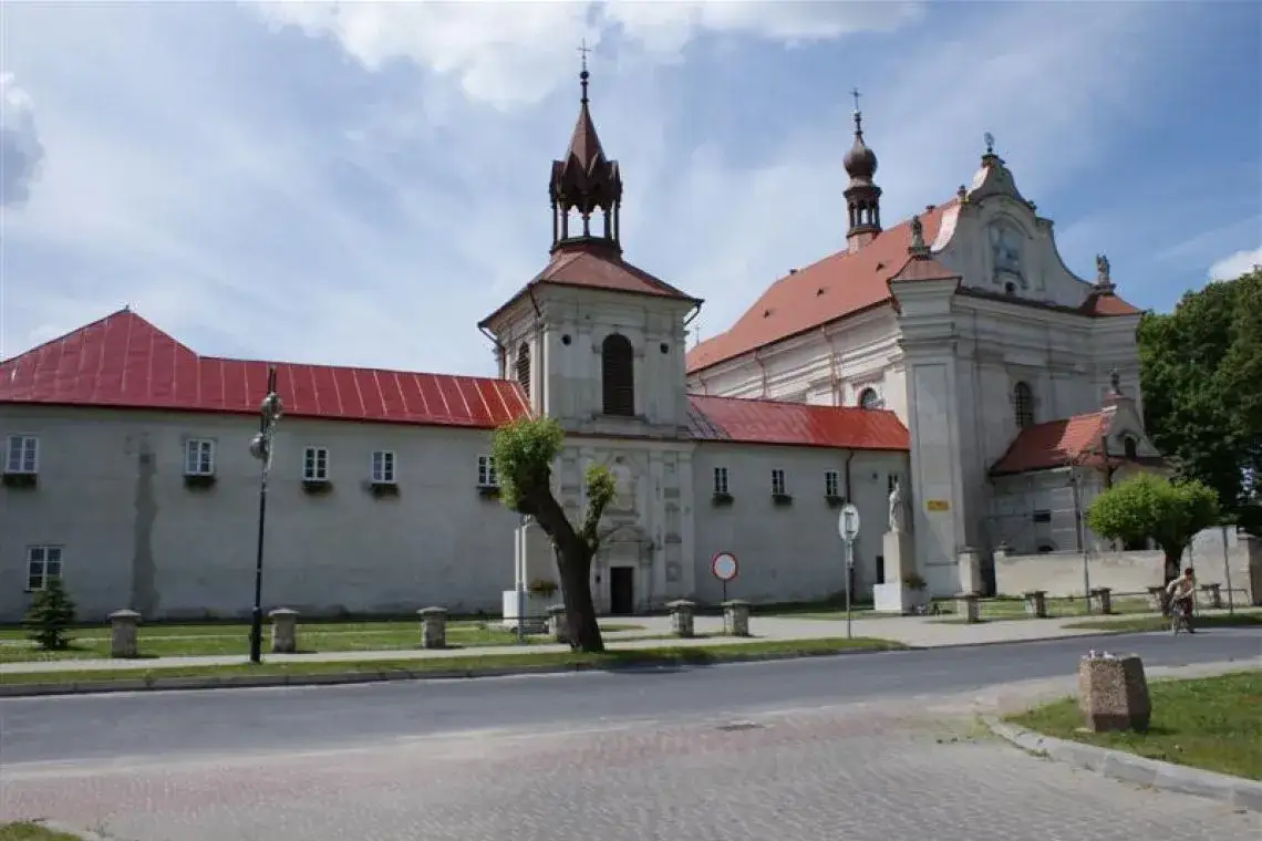 Zdjęcie Krasnobród sanktuarium: tajemnice, historia i niezwykłe pielgrzymki